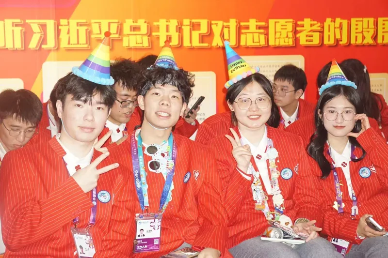 志愿服务现场合影